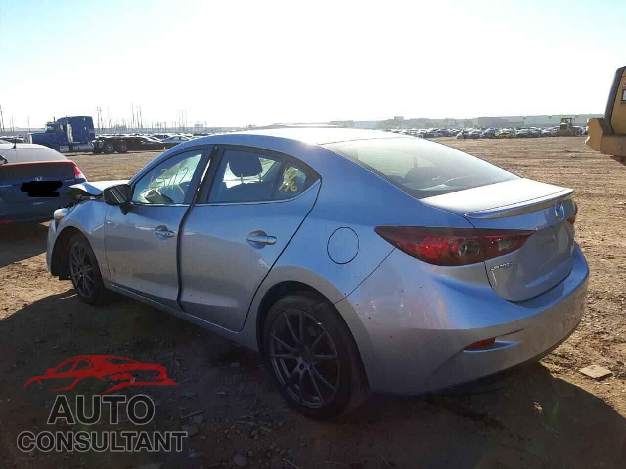 MAZDA 3 2018 - 3MZBN1V3XJM200155