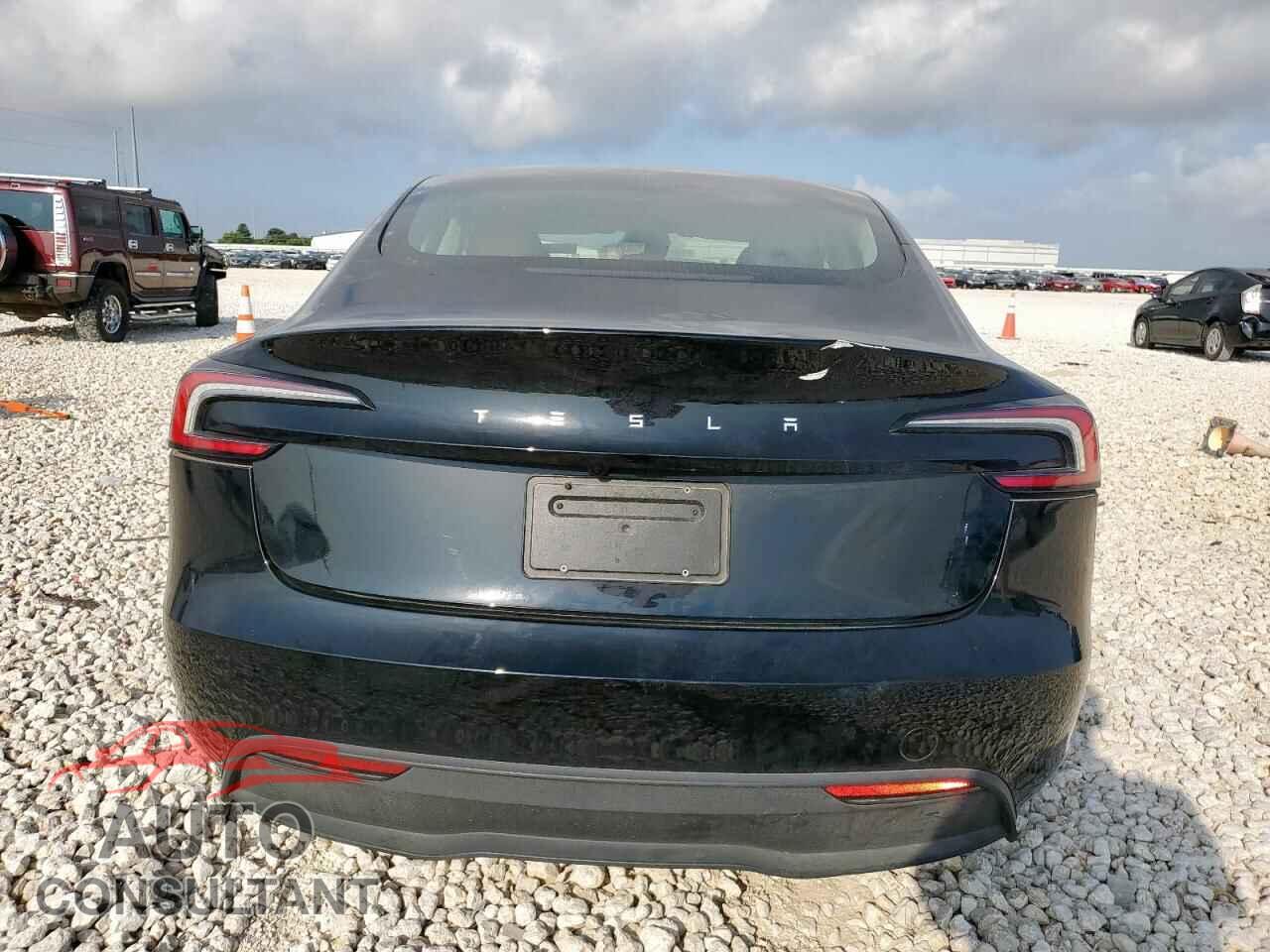 TESLA MODEL 3 2024 - 5YJ3E1EA2RF738872