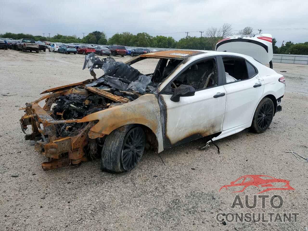 TOYOTA CAMRY 2020 - 4T1G11AK8LU375158
