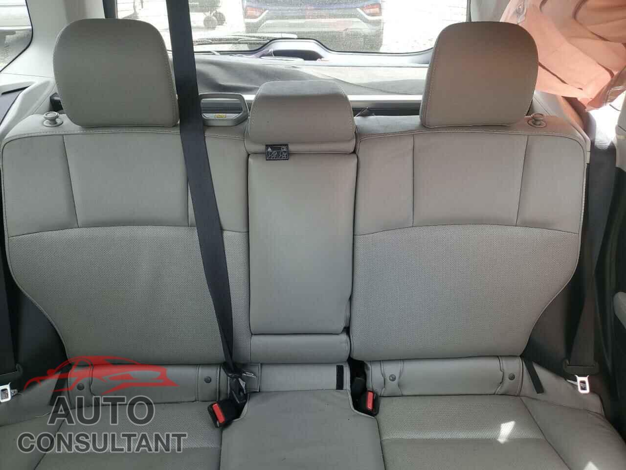 SUBARU FORESTER 2015 - JF2SJAUC5FH563413