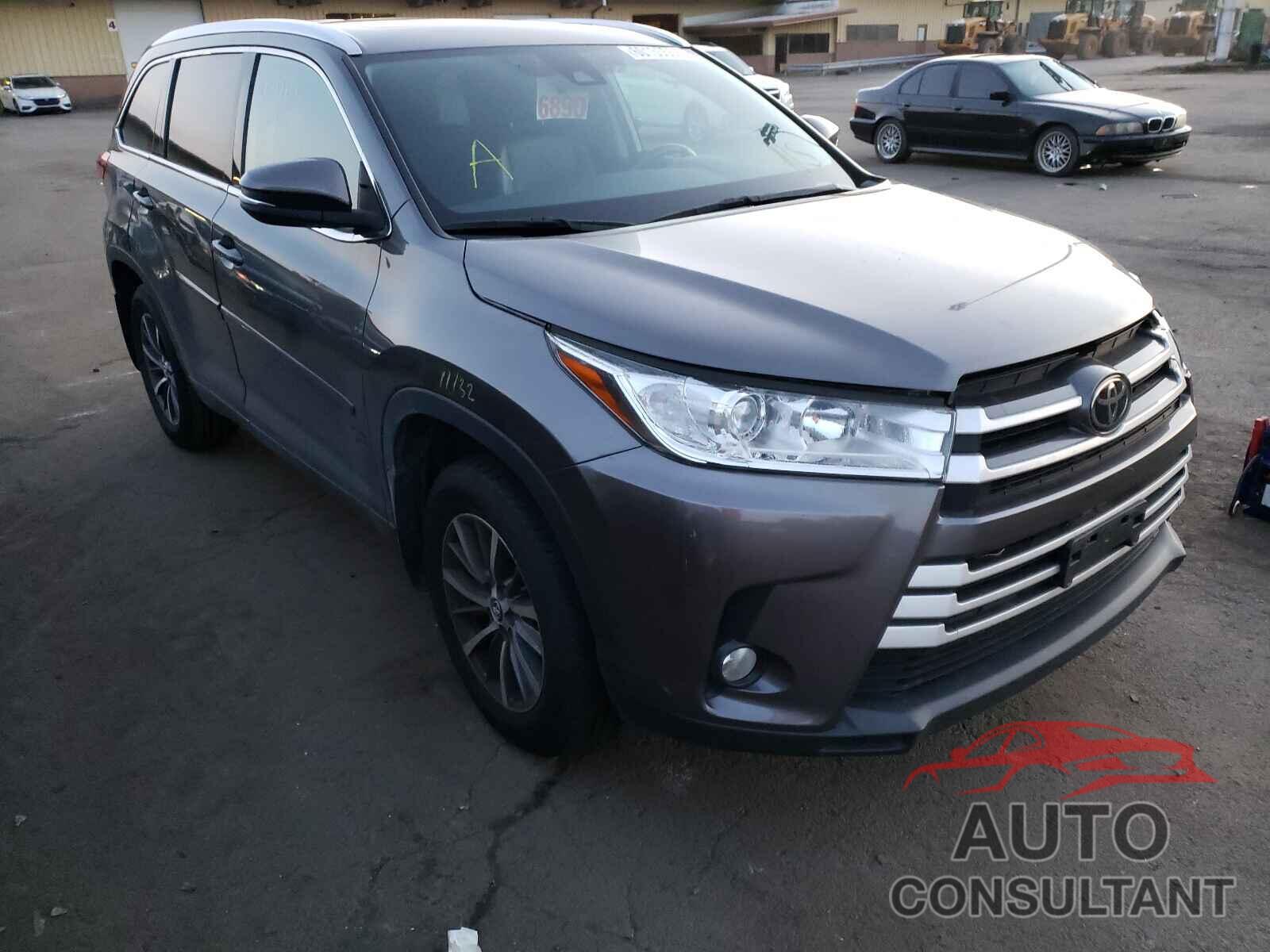TOYOTA HIGHLANDER 2018 - 5TDJZRFH9JS532826