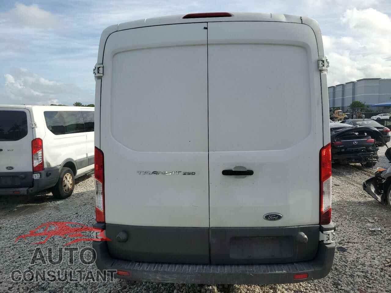 FORD TRANSIT 2015 - 1FTNR2CM2FKB04458