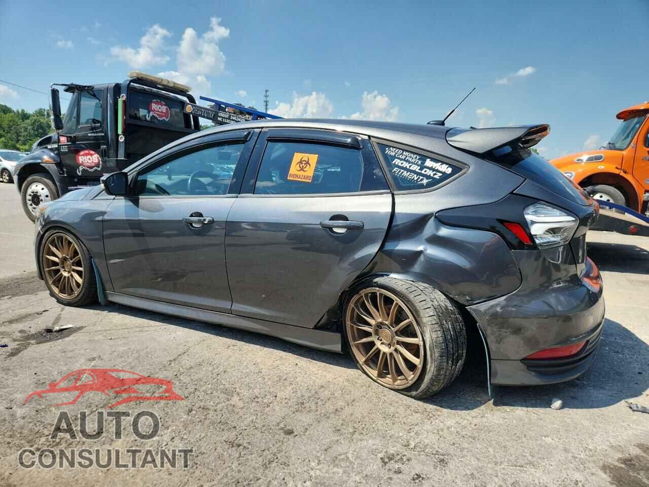 FORD FOCUS 2017 - 1FADP3L99HL202859