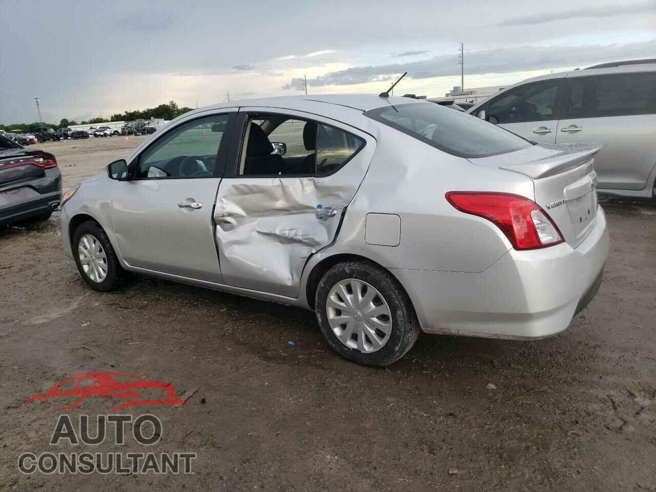 NISSAN VERSA 2017 - 3N1CN7AP1HK432218