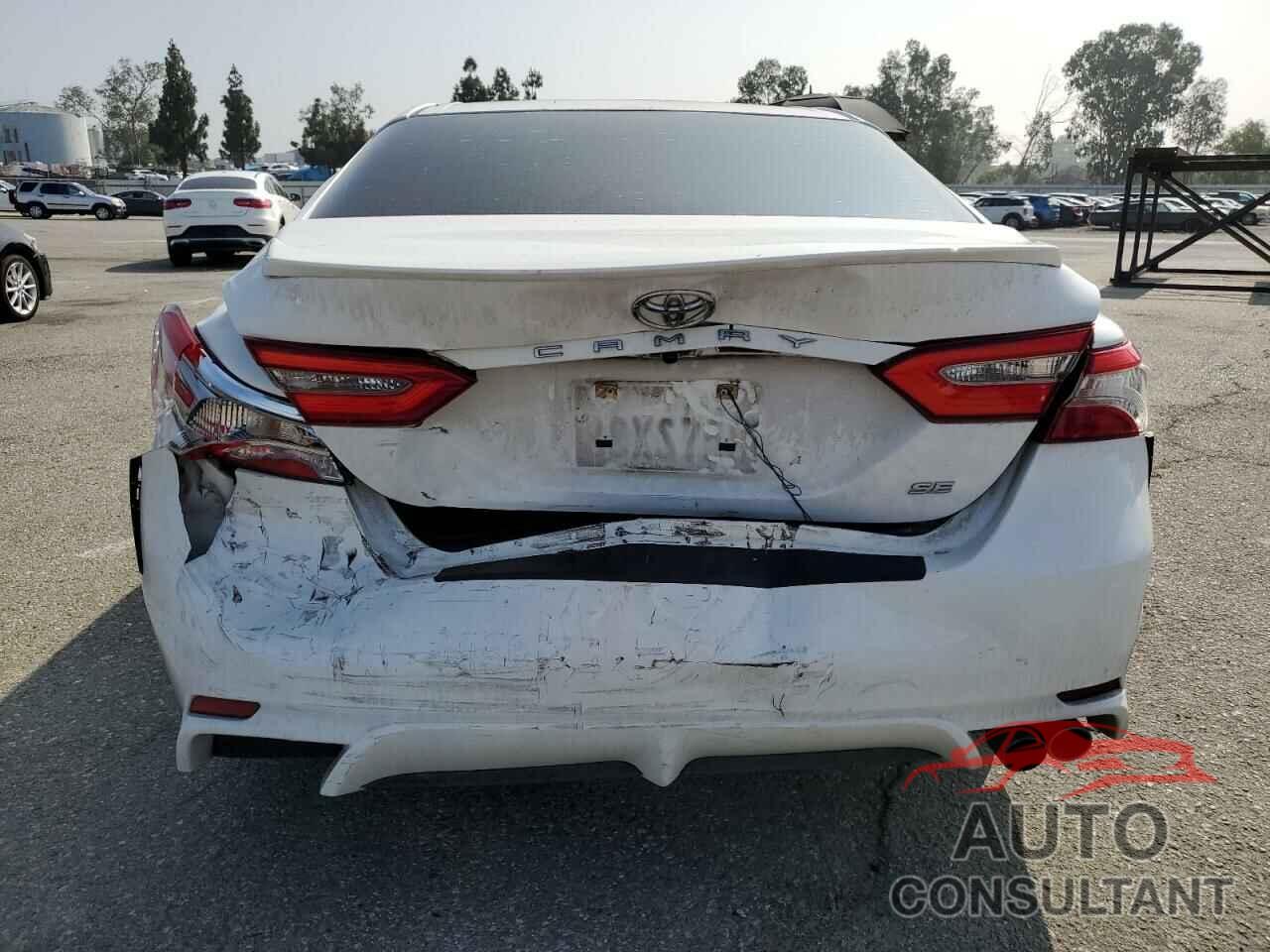TOYOTA CAMRY 2018 - 4T1B11HK2JU081381
