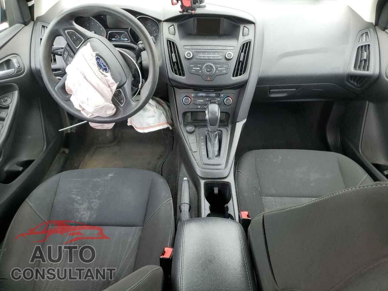 FORD FOCUS 2018 - 1FADP3FEXJL228000