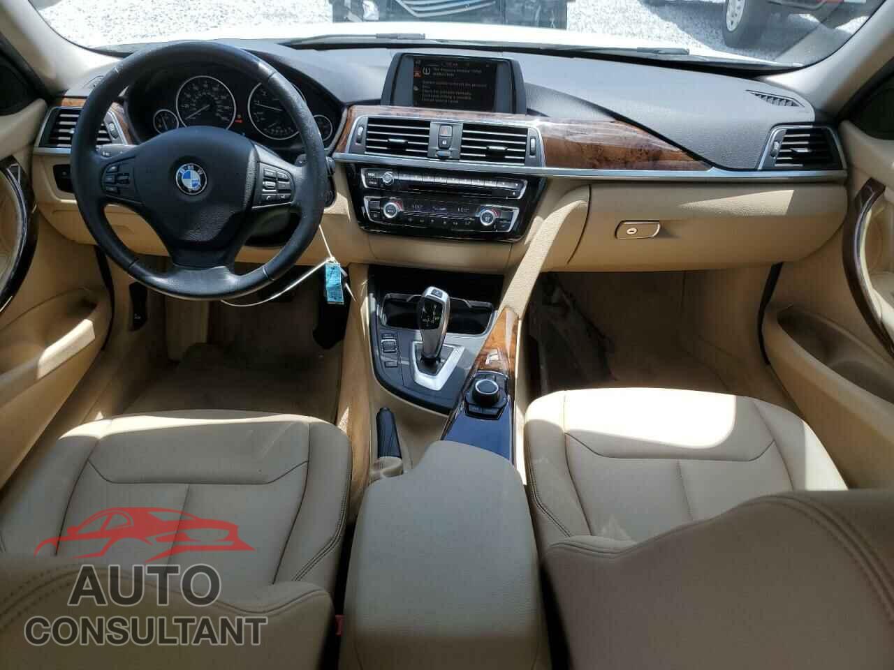 BMW 3 SERIES 2016 - WBA8E1G50GNU12005
