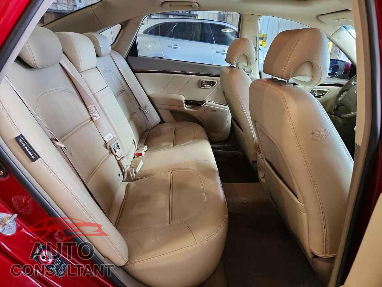 HYUNDAI AZERA 2011 - KMHFC4DFXBA544313