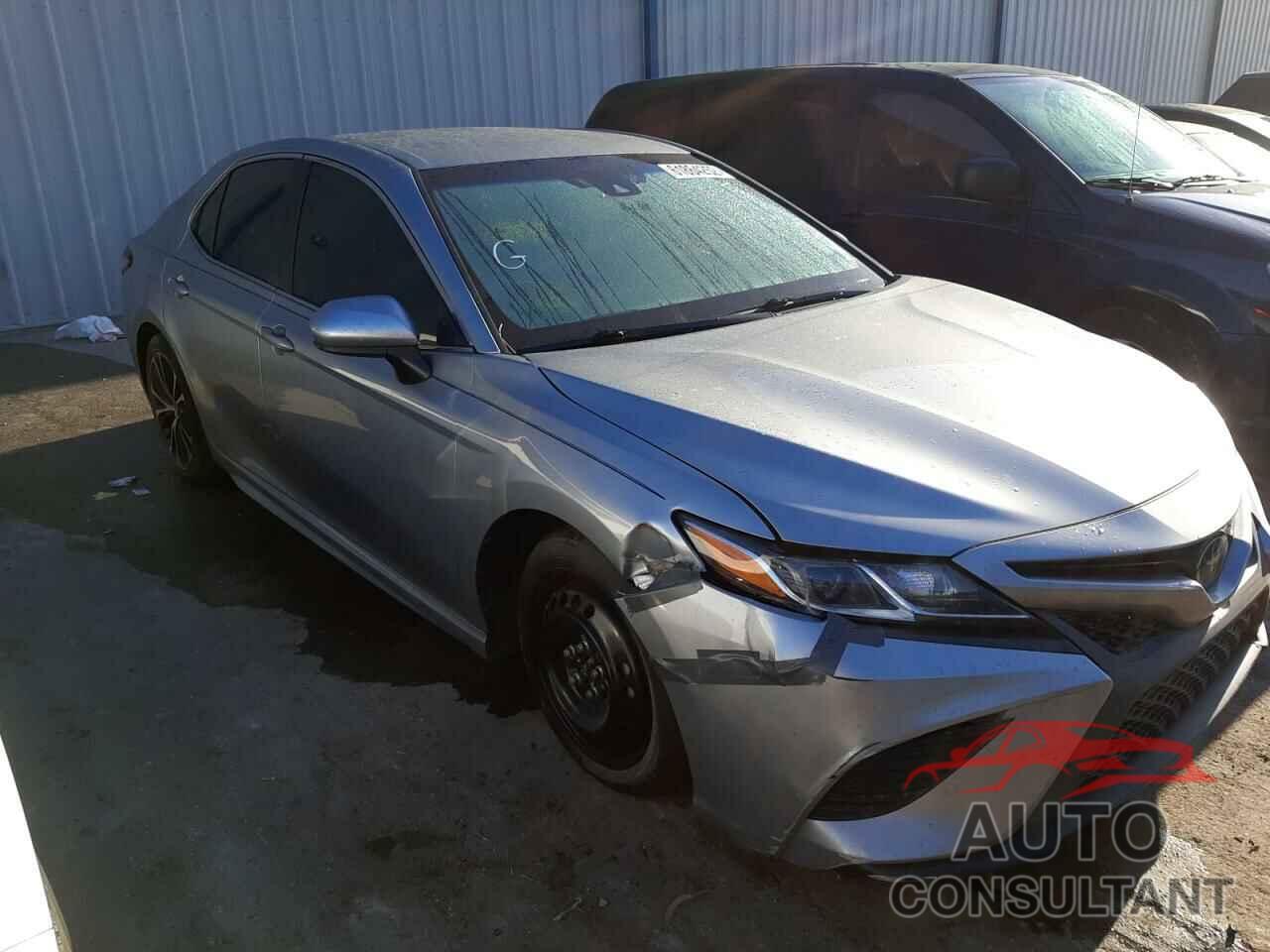 TOYOTA CAMRY 2018 - 4T1B11HK0JU125037