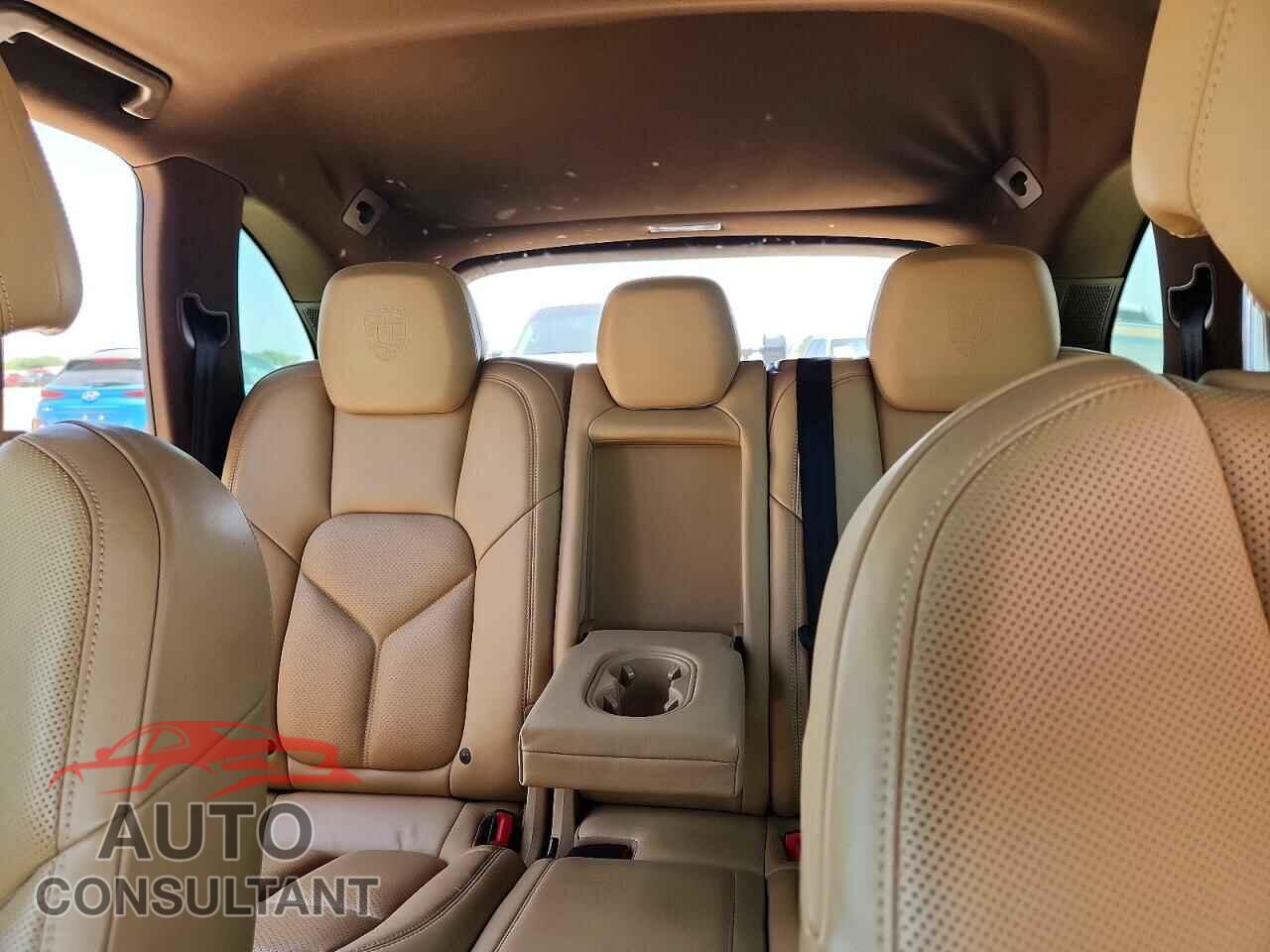 PORSCHE CAYENNE 2017 - WP1AA2A23HKA82320
