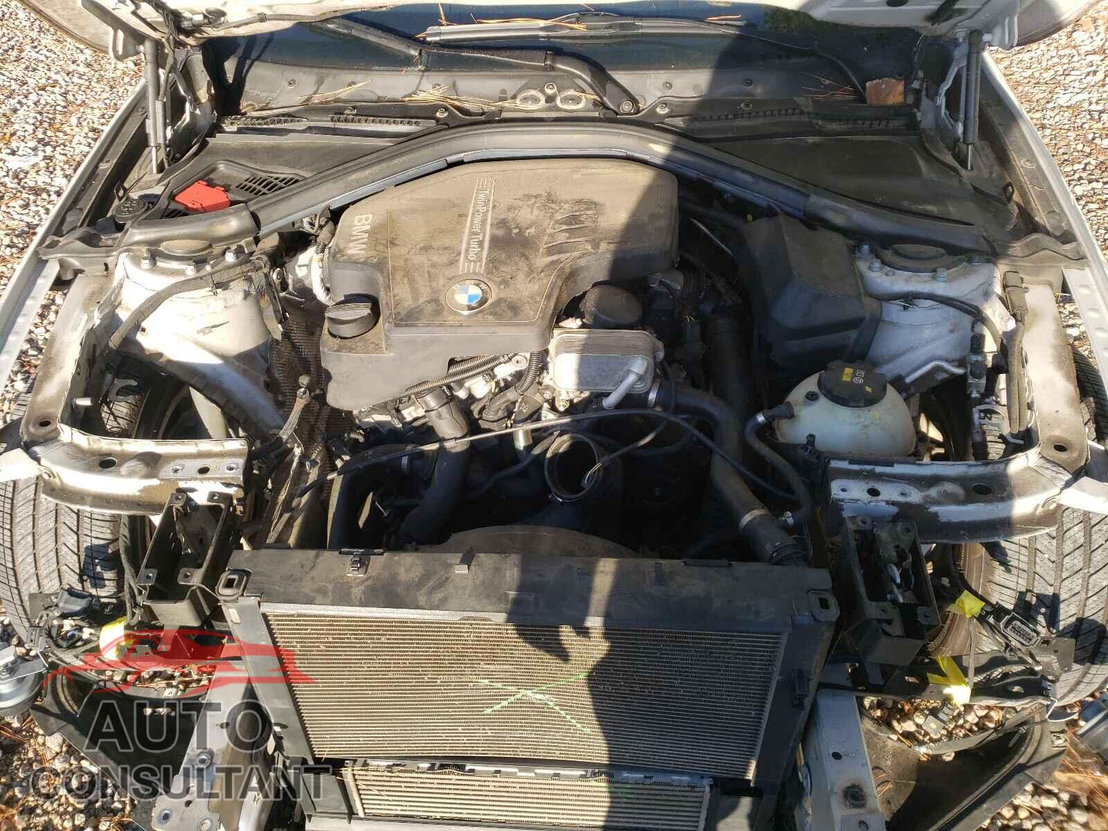 BMW 3 SERIES 2016 - WBA8E1G51GNU10585