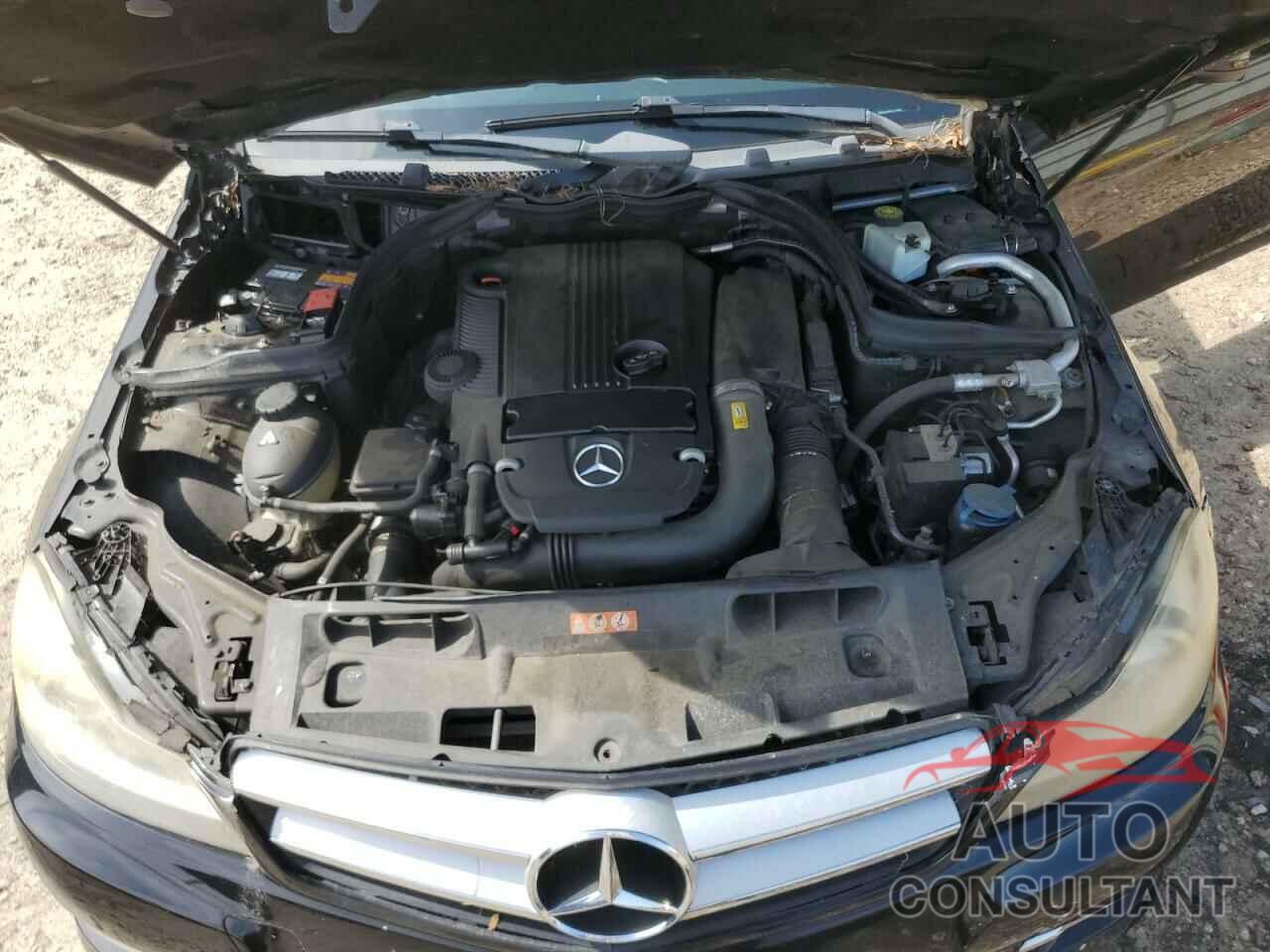 MERCEDES-BENZ C-CLASS 2013 - WDDGJ4HBXDG114602