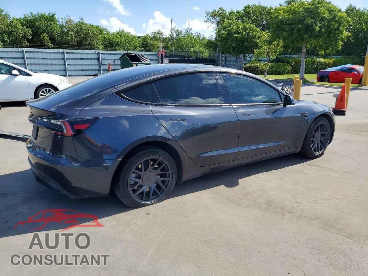 TESLA MODEL 3 2025 - 5YJ3E1EA9SF904262