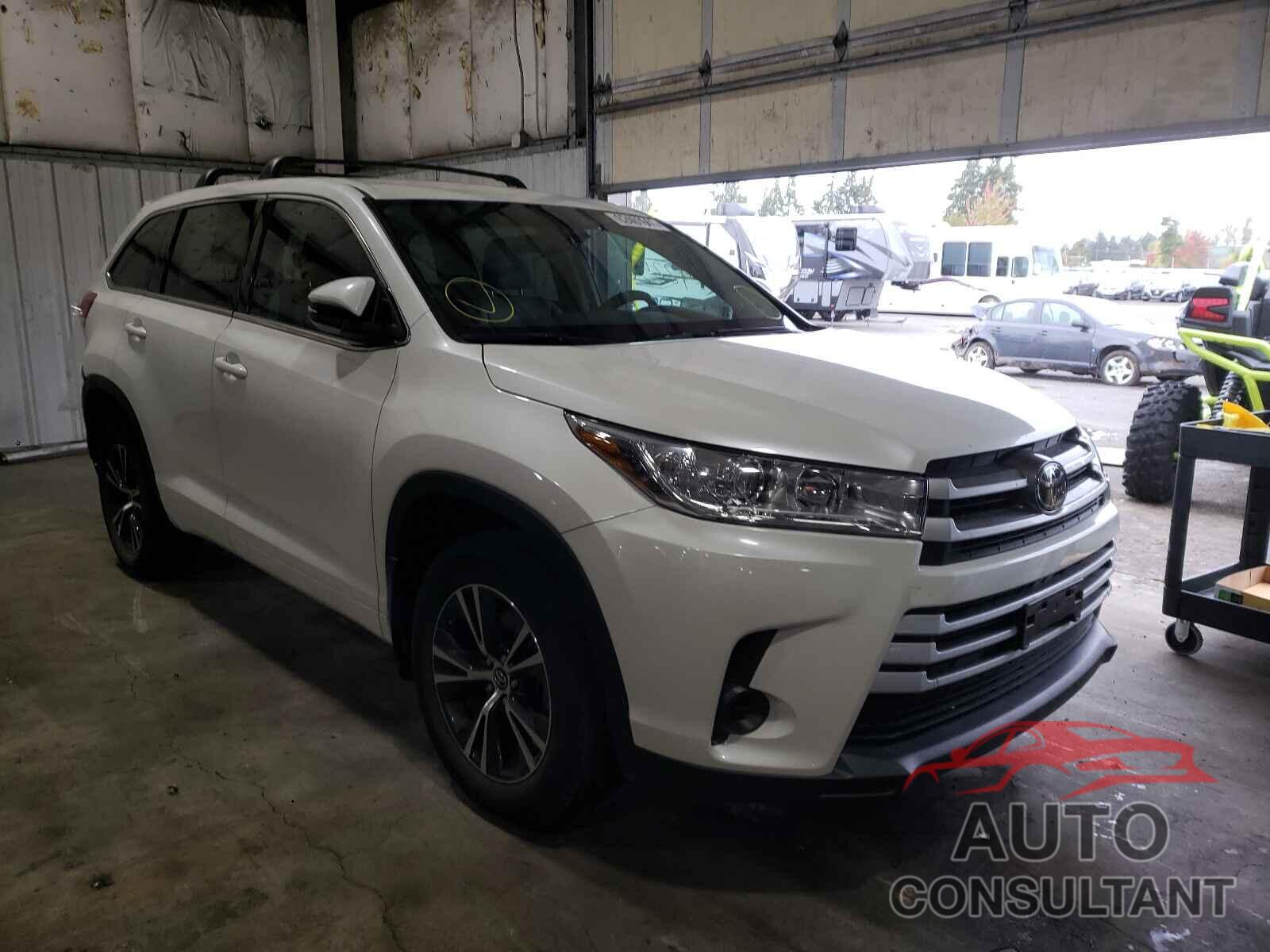 TOYOTA HIGHLANDER 2018 - 5TDBZRFH8JS864681