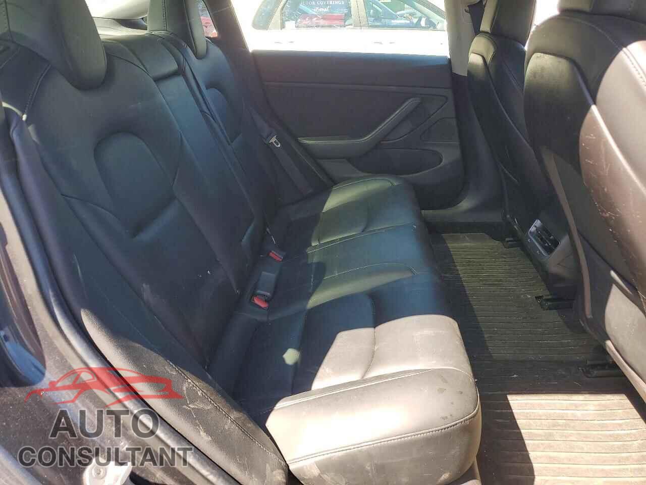 TESLA MODEL 3 2019 - 5YJ3E1EB4KF469613
