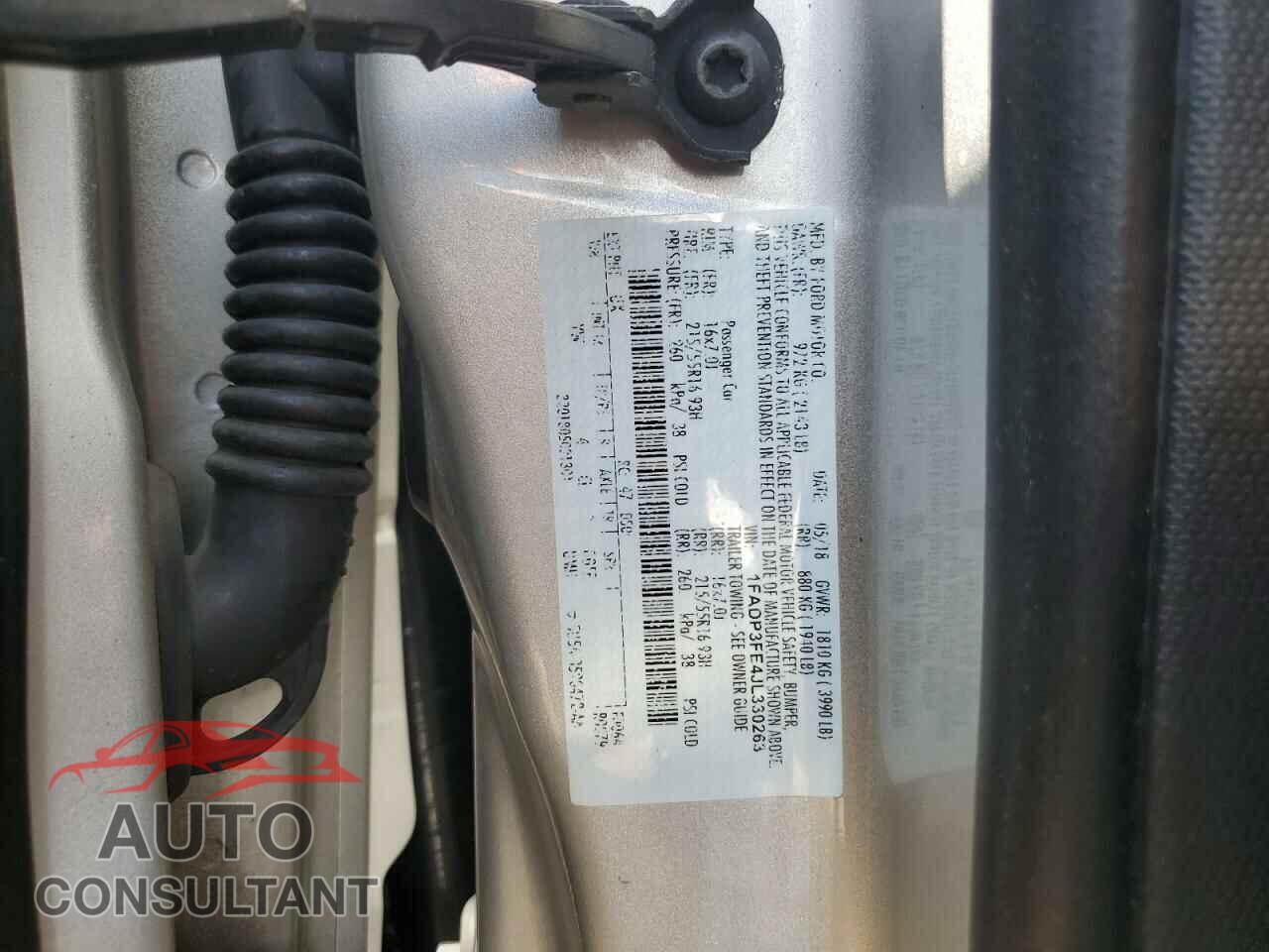 FORD FOCUS 2018 - 1FADP3FE4JL330263