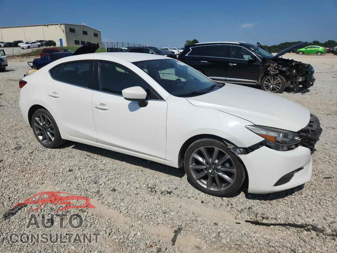 MAZDA 3 2018 - 3MZBN1V37JM209833