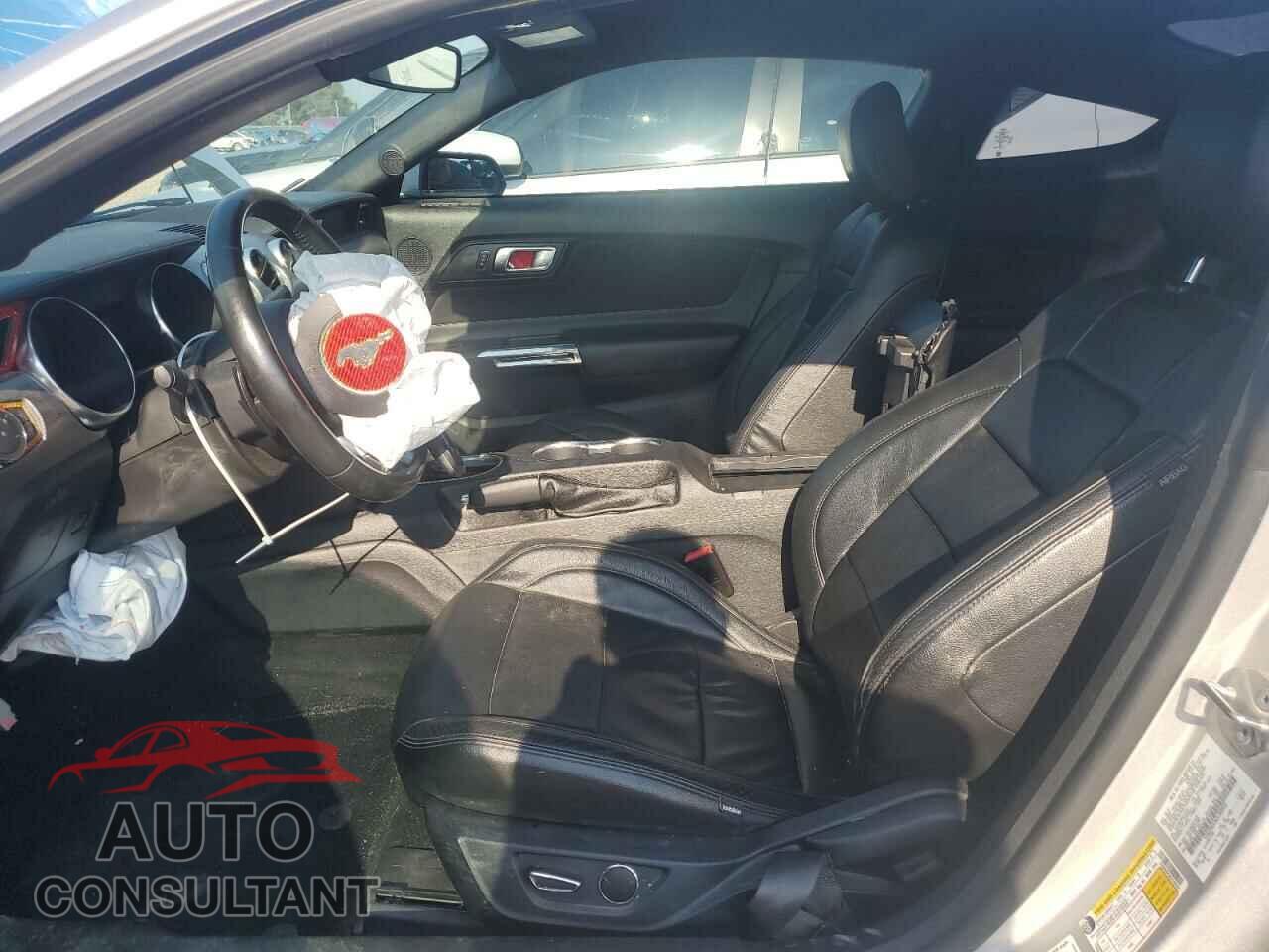 FORD MUSTANG 2019 - 1FA6P8CF2K5199942