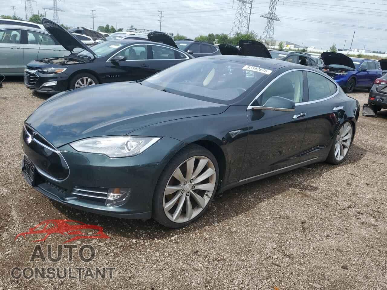 TESLA MODEL S 2013 - 5YJSA1DP0DFP26001