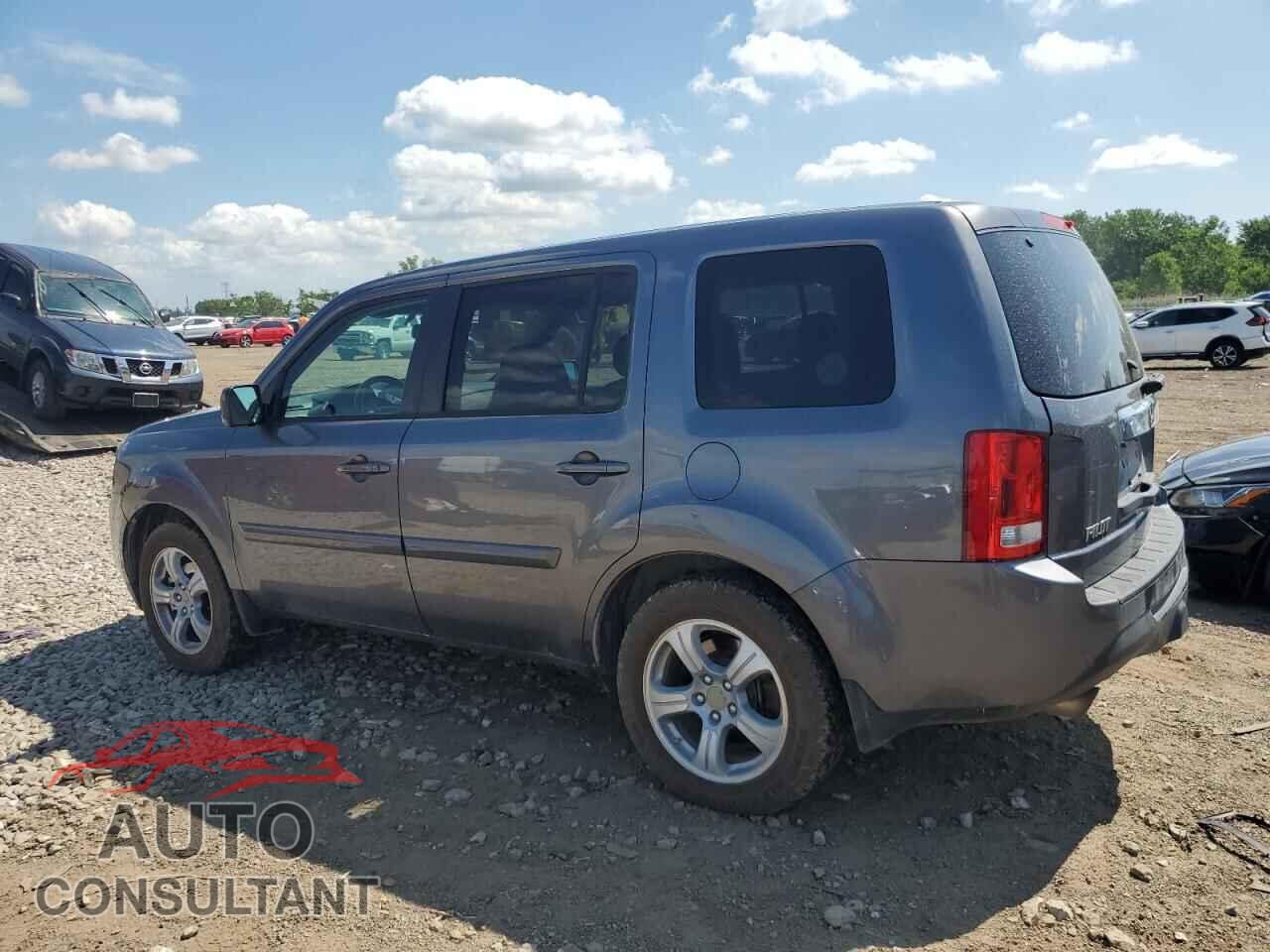 HONDA PILOT 2015 - 5FNYF4H52FB007051