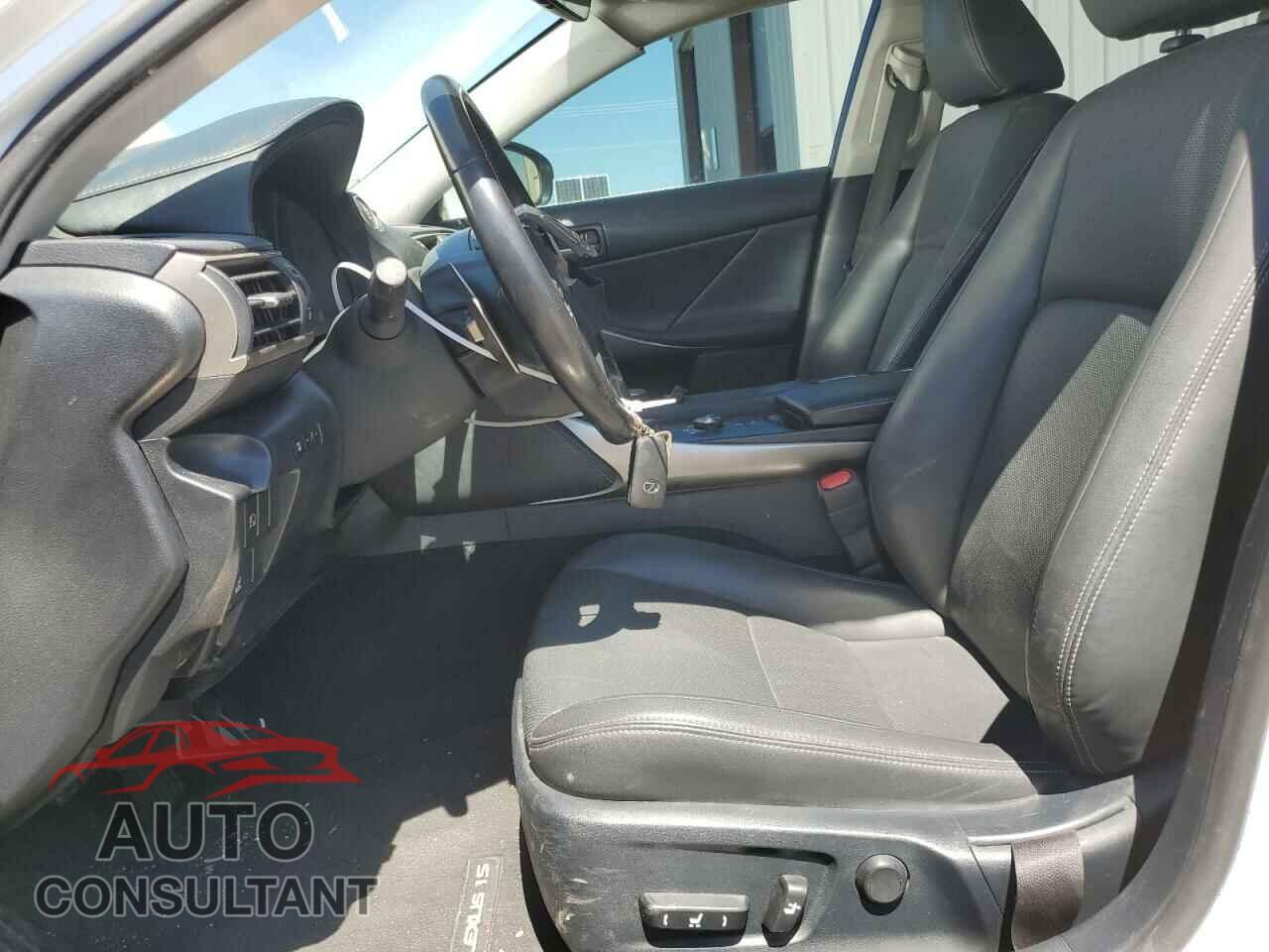 LEXUS IS 2018 - JTHBA1D28J5073711