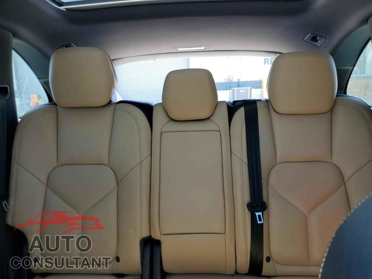 PORSCHE CAYENNE 2017 - WP1AA2A25HKA90466