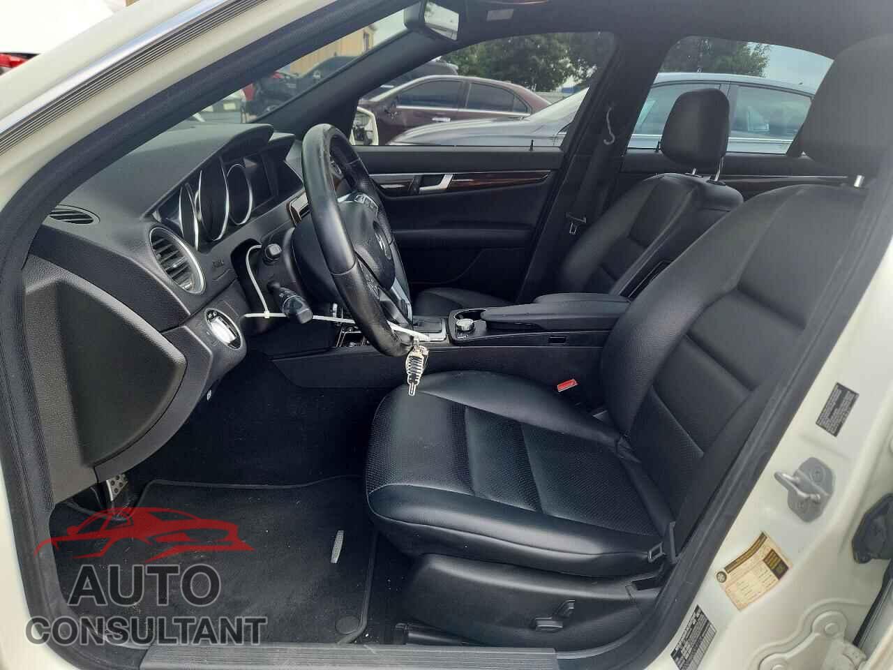 MERCEDES-BENZ C-CLASS 2012 - WDDGF8BB2CR191128
