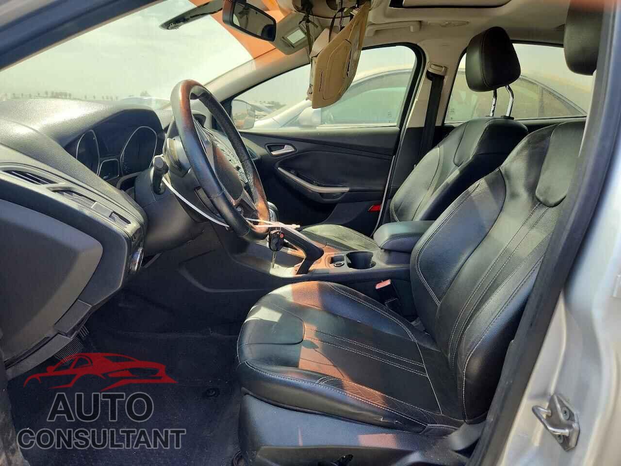 FORD FOCUS 2012 - 1FAHP3M27CL105381