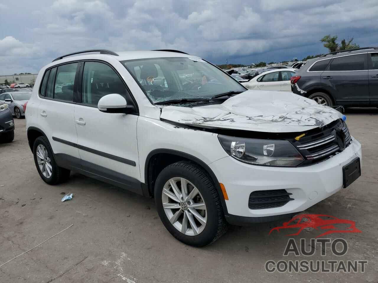 VOLKSWAGEN TIGUAN 2017 - WVGAV7AX2HK050050