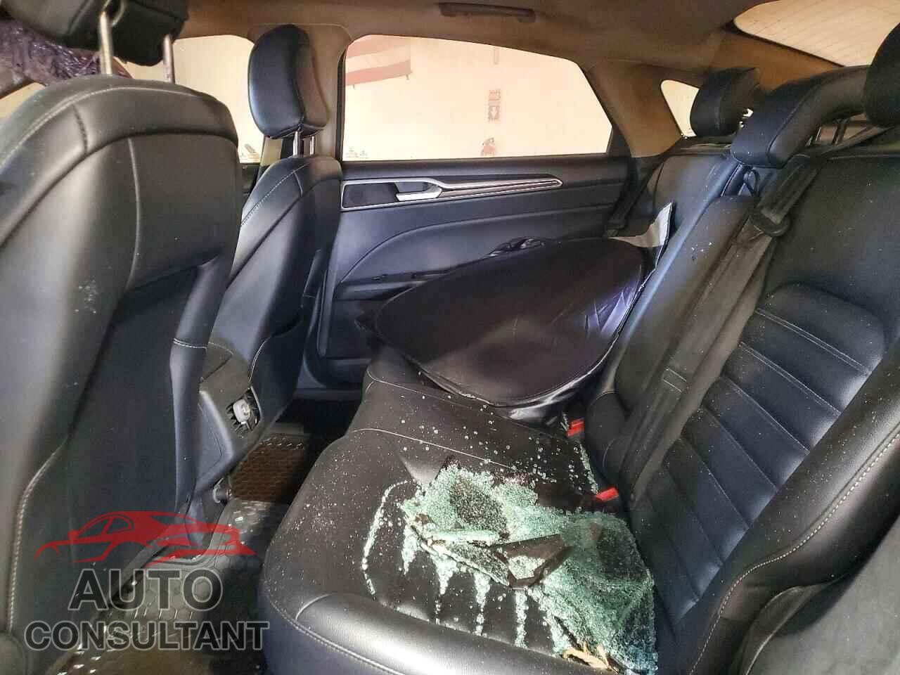 FORD FUSION 2020 - 3FA6P0CD2LR136595