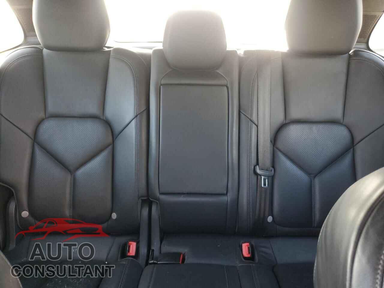 PORSCHE CAYENNE 2014 - WP1AA2A21ELA00140