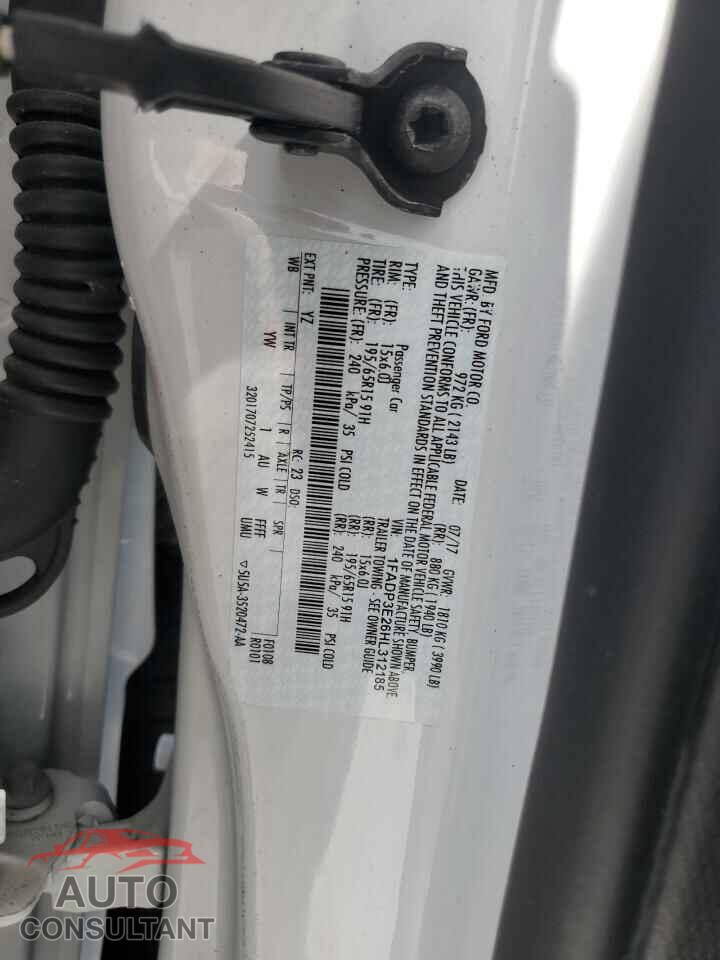 FORD FOCUS 2017 - 1FADP3E26HL312185