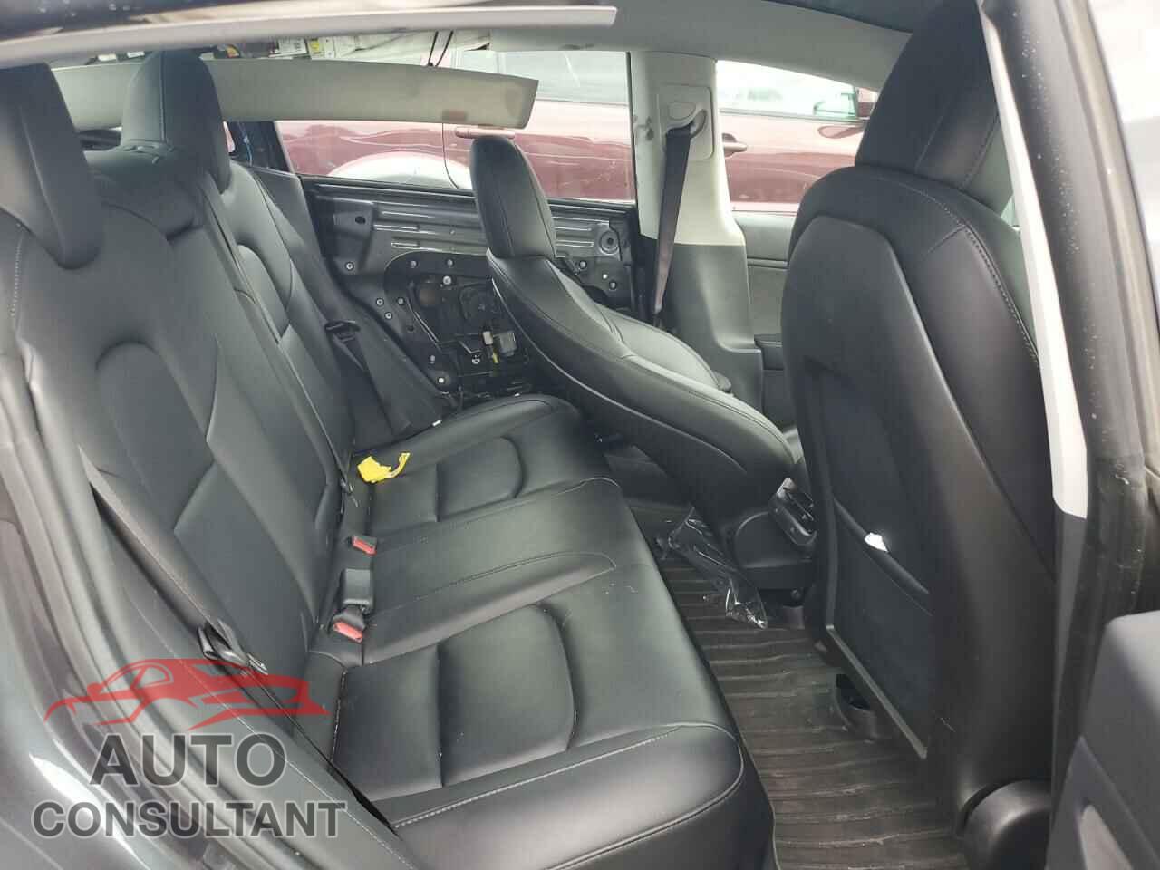 TESLA MODEL 3 2019 - 5YJ3E1EB7KF205897