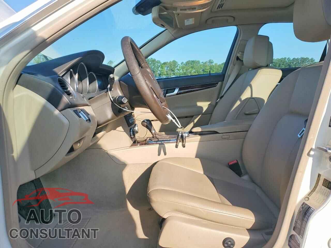 MERCEDES-BENZ C-CLASS 2012 - WDDGF8BB7CA649065
