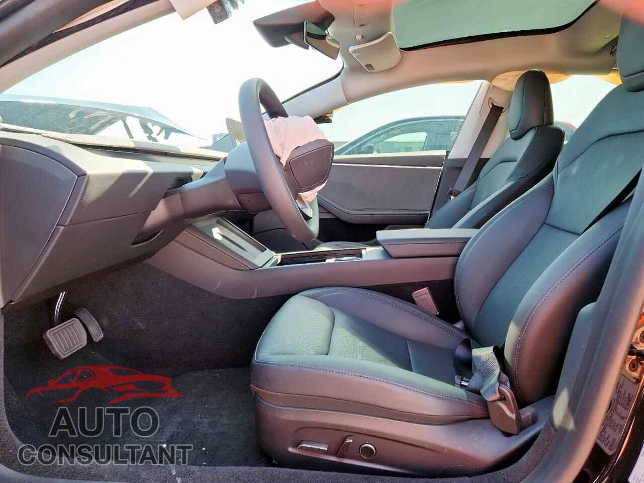 TESLA MODEL 3 2024 - 5YJ3E1EA8RF859132