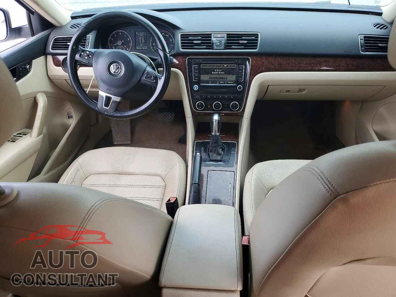 VOLKSWAGEN PASSAT 2012 - 1VWCP7A32CC060677