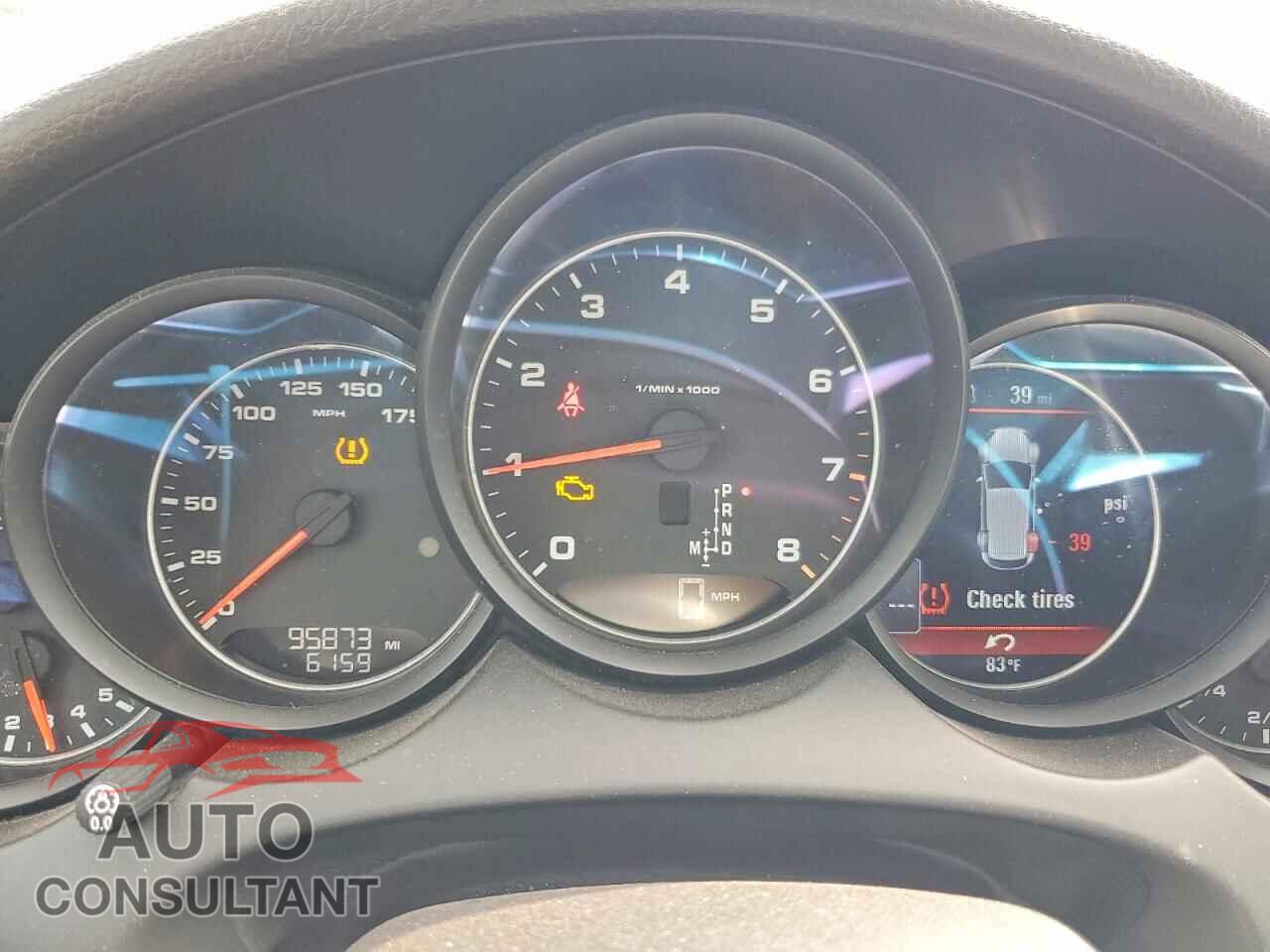 PORSCHE CAYENNE 2016 - WP1AA2A25GKA15586