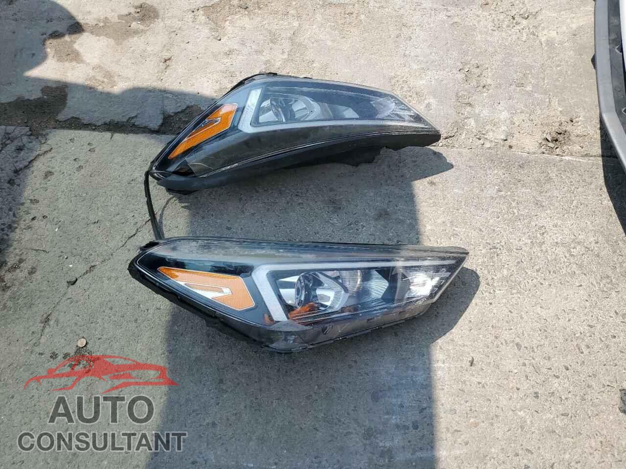 HYUNDAI TUCSON 2019 - KM8J3CA45KU010657