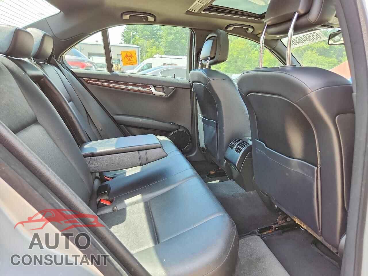 MERCEDES-BENZ C-CLASS 2012 - WDDGF8BB3CA712145