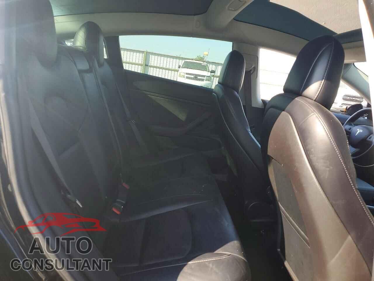 TESLA MODEL 3 2018 - 5YJ3E1EB0JF069675