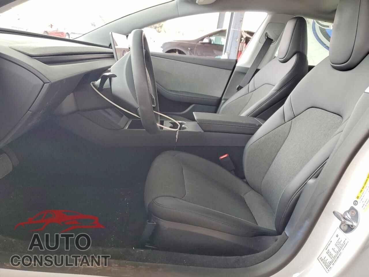 TESLA MODEL 3 2025 - 5YJ3E1EA8SF123121