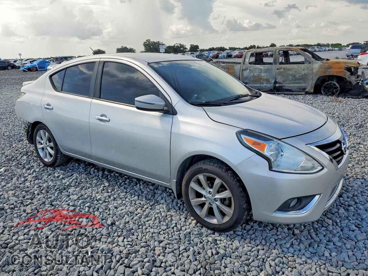 NISSAN VERSA 2017 - 3N1CN7AP2HL810556