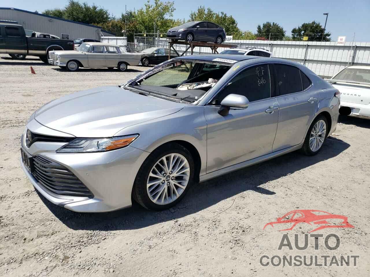 TOYOTA CAMRY 2018 - 4T1B11HK9JU027561