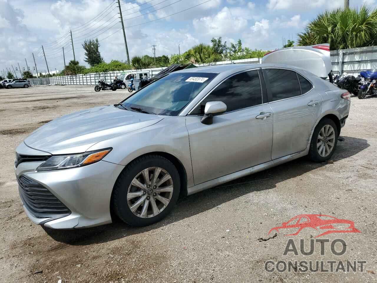 TOYOTA CAMRY 2018 - 4T1B11HK8JU652274