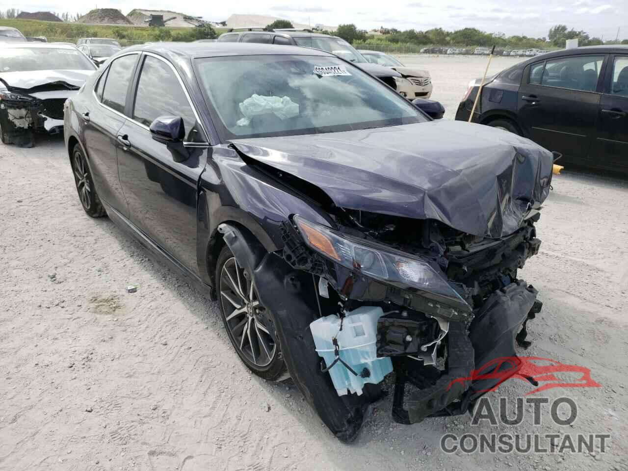 TOYOTA CAMRY 2021 - 4T1G11AKXMU457586