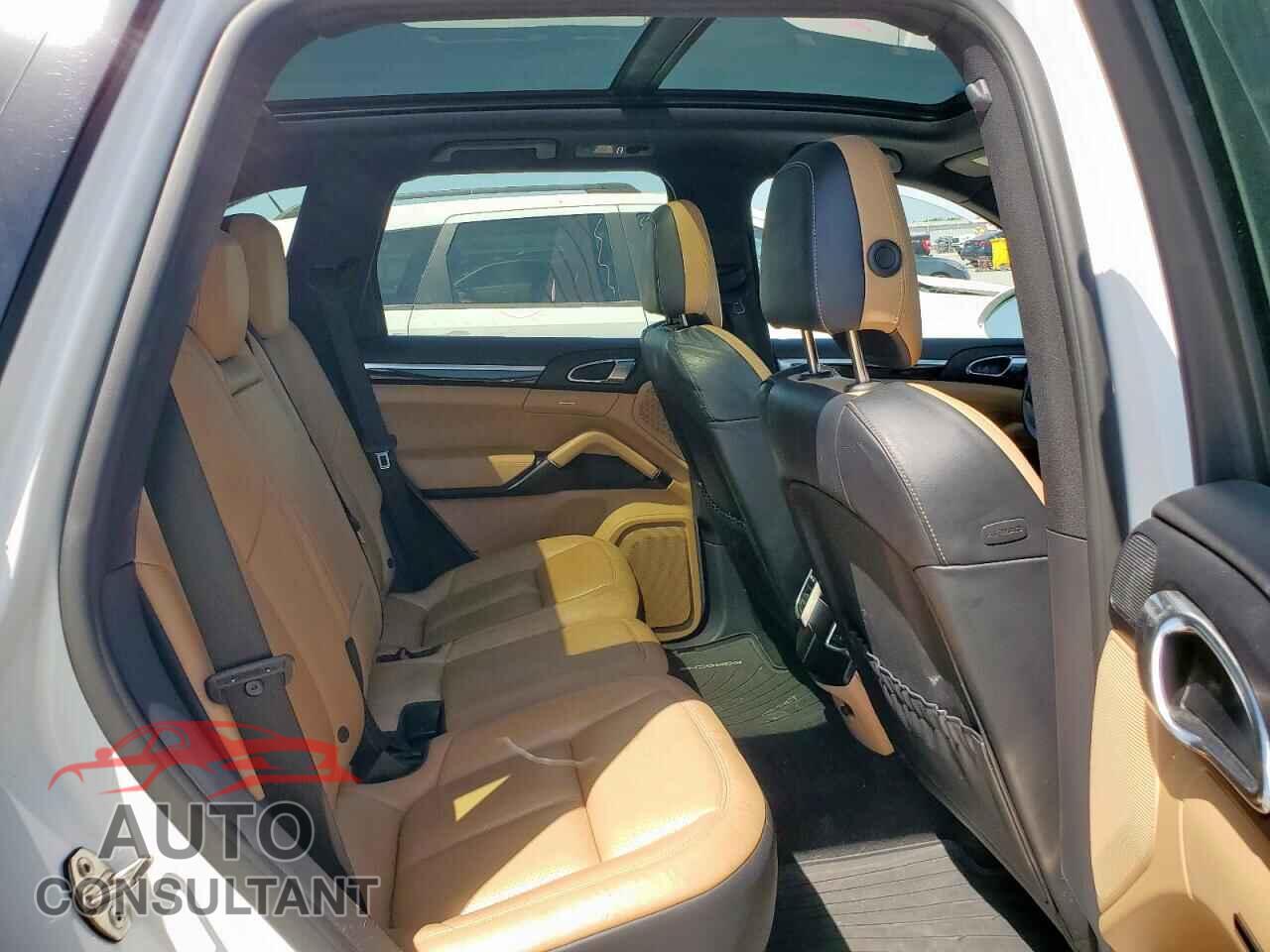PORSCHE CAYENNE 2016 - WP1AE2A21GLA18354