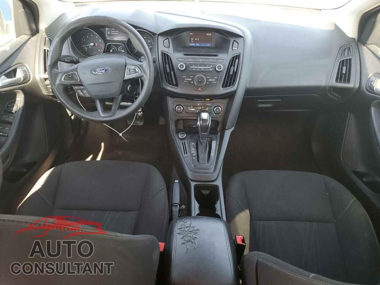 FORD FOCUS 2015 - 1FADP3F24FL318403