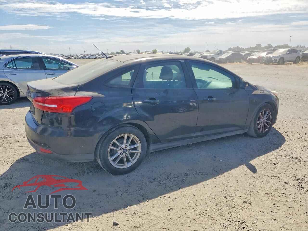 FORD FOCUS 2015 - 1FADP3F28FL301569