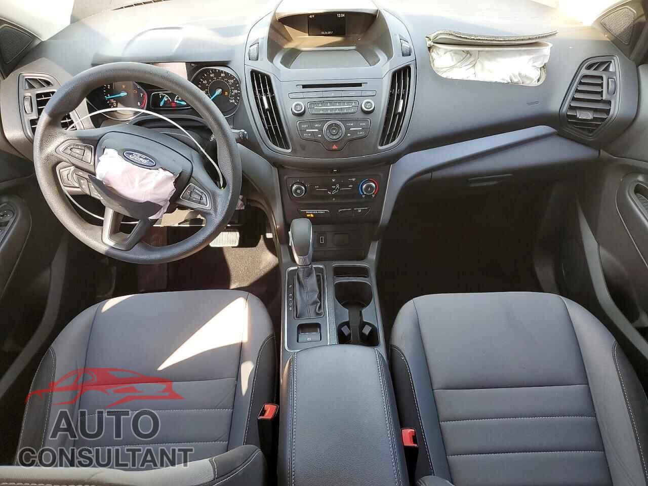 FORD ESCAPE 2017 - 1FMCU0F73HUE07865