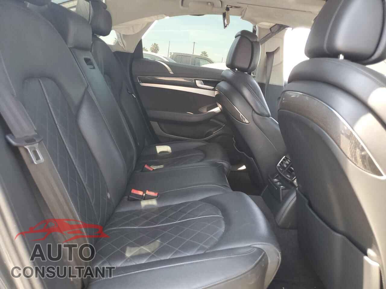AUDI S8 2013 - WAUD2AFD8DN007814